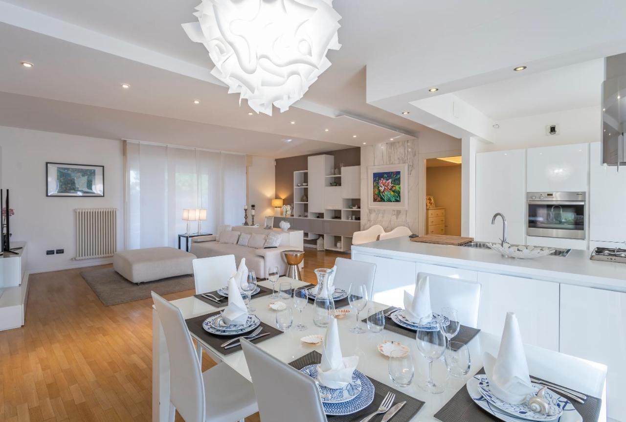 Teatro Nuovo Apartment With Free Parking Udine Bagian luar foto